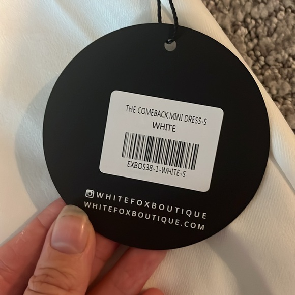White fox boutique halter dress - Picture 2 of 3